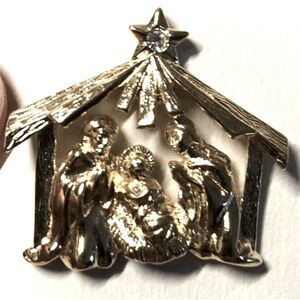 Vintage Nativity Scene Christmas Gold Tone Lapel Pin Vest Collectible